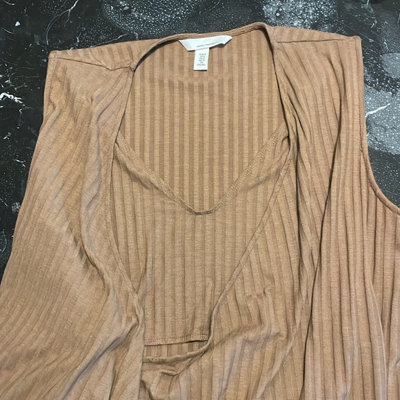 Excellent condition H&M maternity bundle: joggers, shorts, skirt, dress - Picture 4 of 5